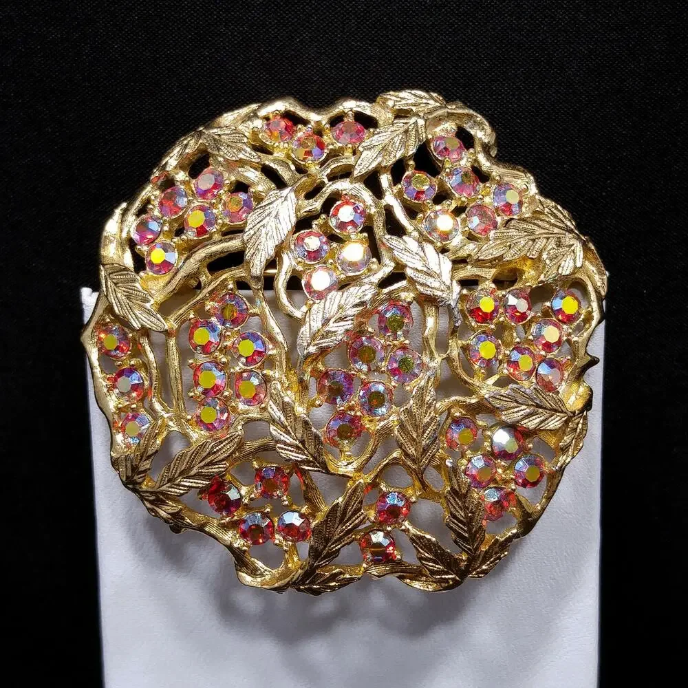 Sarah Coventry Red AB Rhinestone Gold Leaf Brooch 1960s Signed 2.25" - Picture 3 of 10